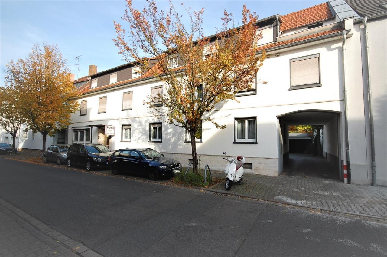 Hotel Haus Isenburg Neu-Isenburg Exteriér fotografie