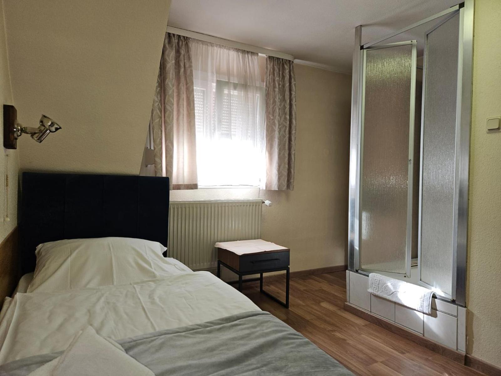 Hotel Haus Isenburg Neu-Isenburg Exteriér fotografie